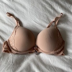 Victoria’s Secret nude bra
